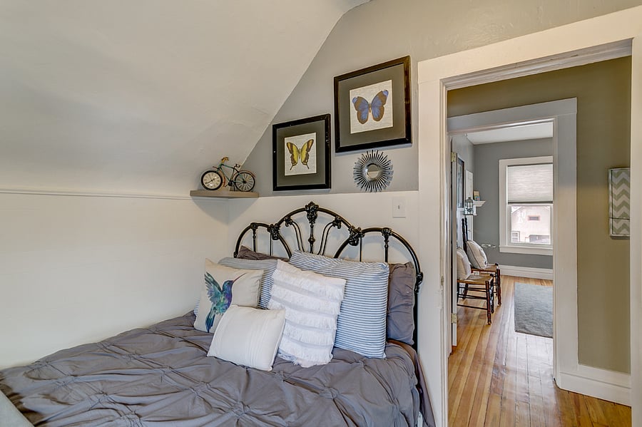 Another pic of the upper bedroom