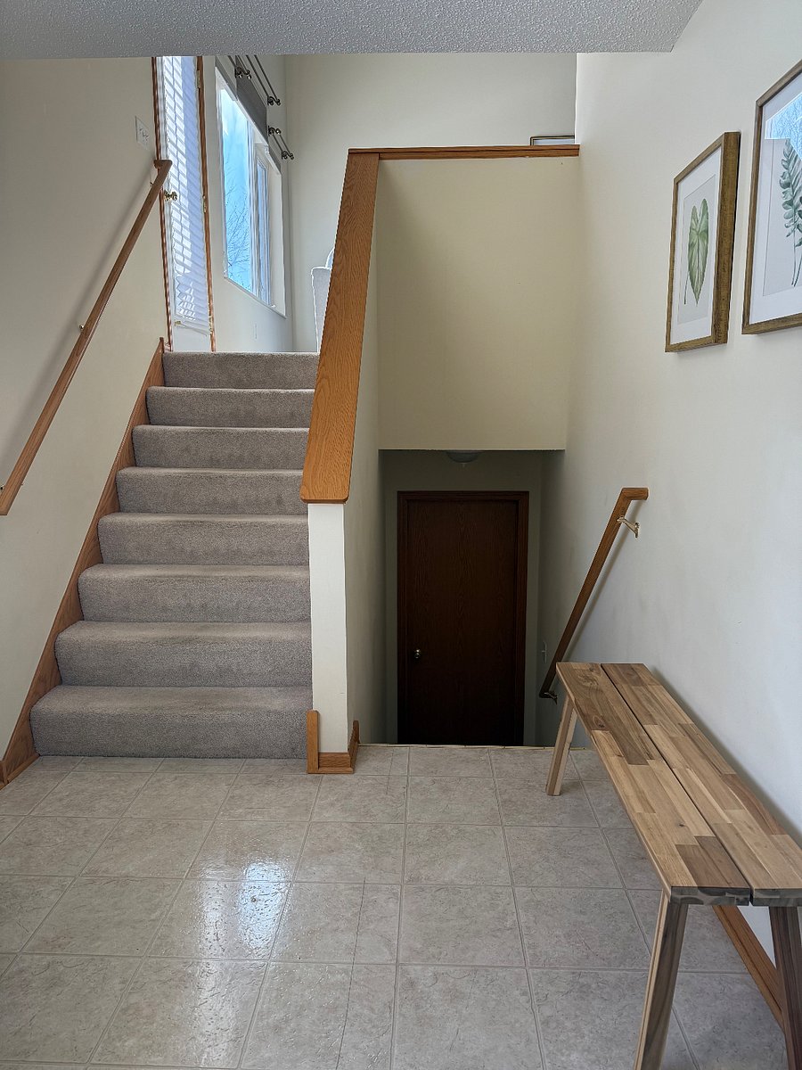 Stairs from Entryway to Main Level