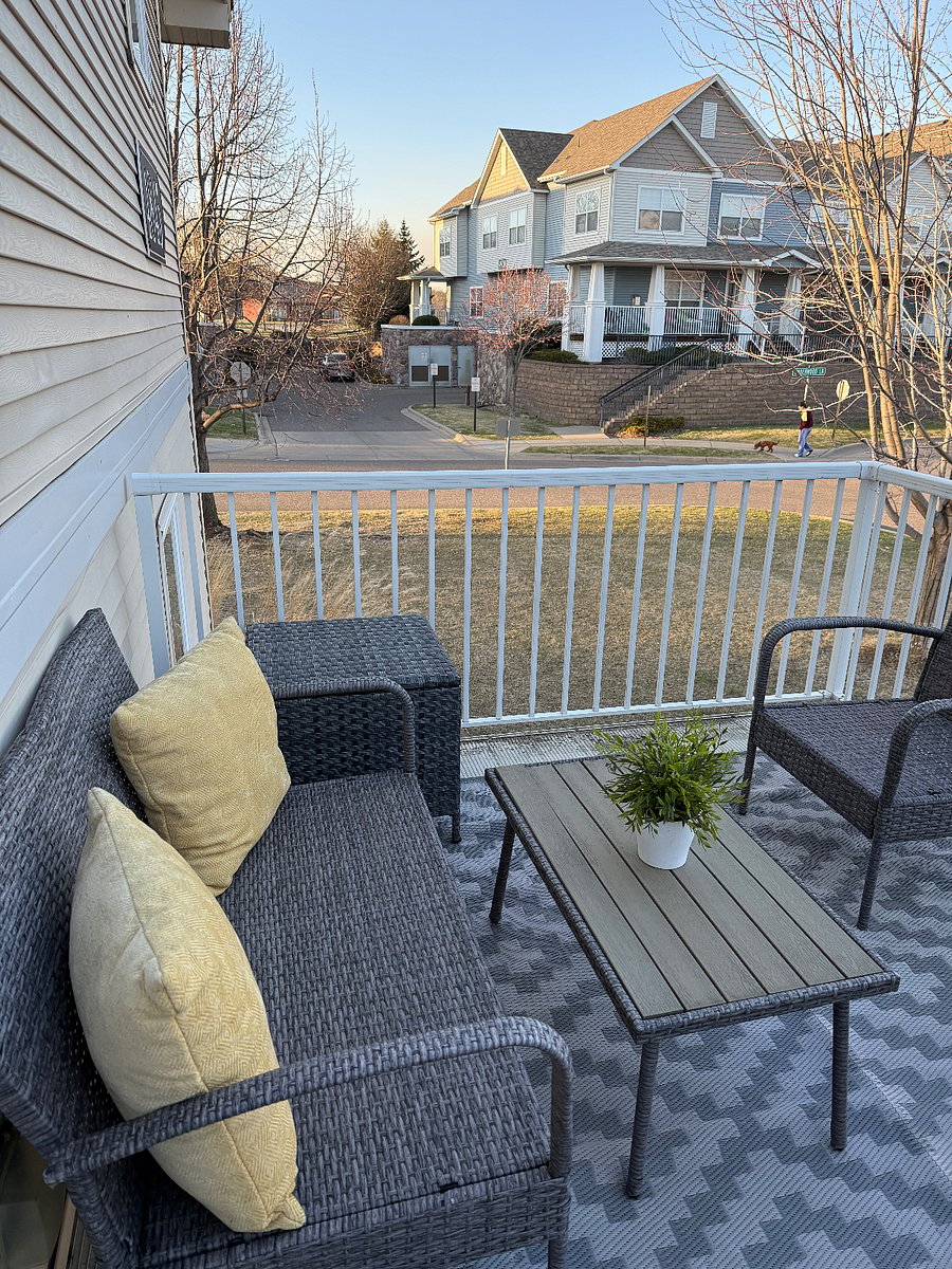 Outdoor private patio off of Living Room
