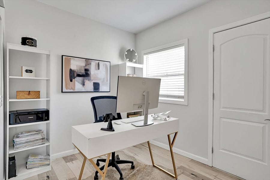 Option for office or twin bed setup