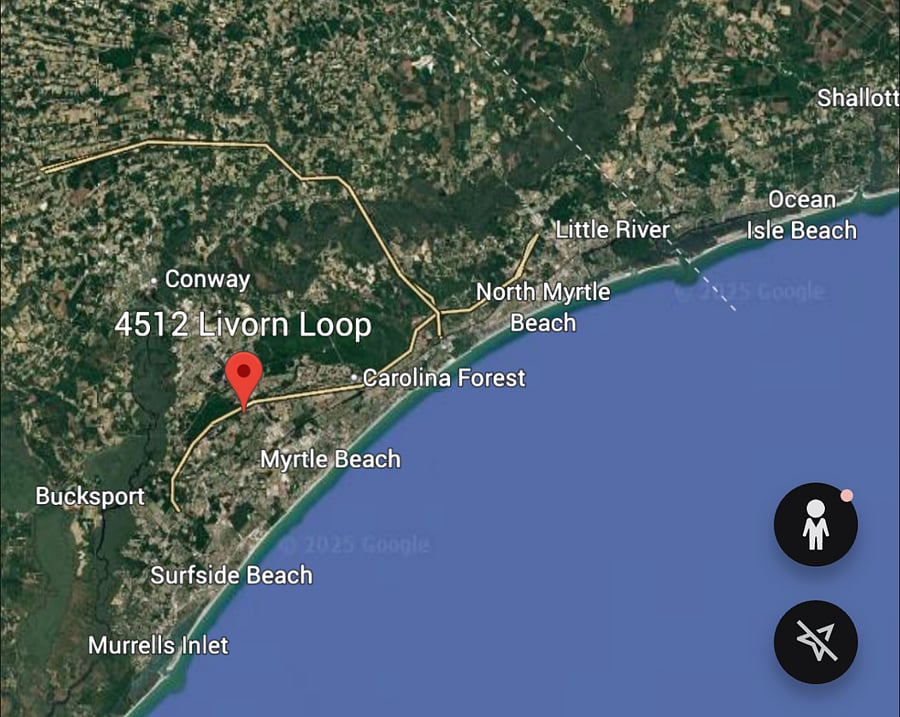 Grocery stores, shopping, businesses nearby