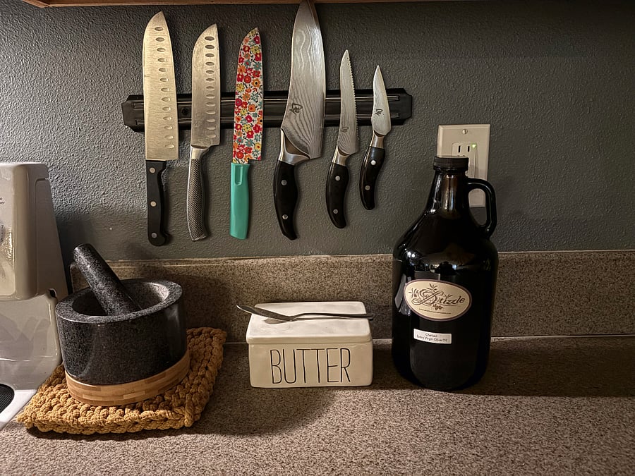All kitchen appliances and amenities are included.