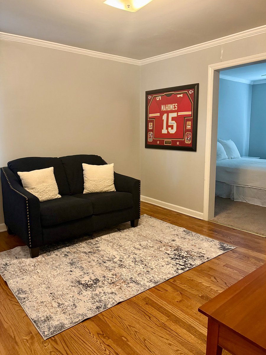 Primary Bedroom - Sitting Area