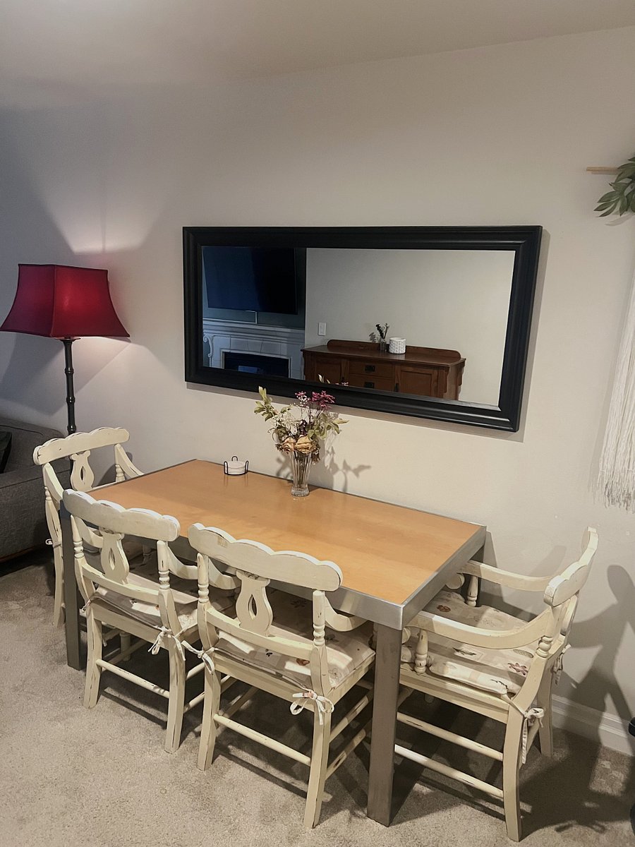 Dining room table with 4 chairs