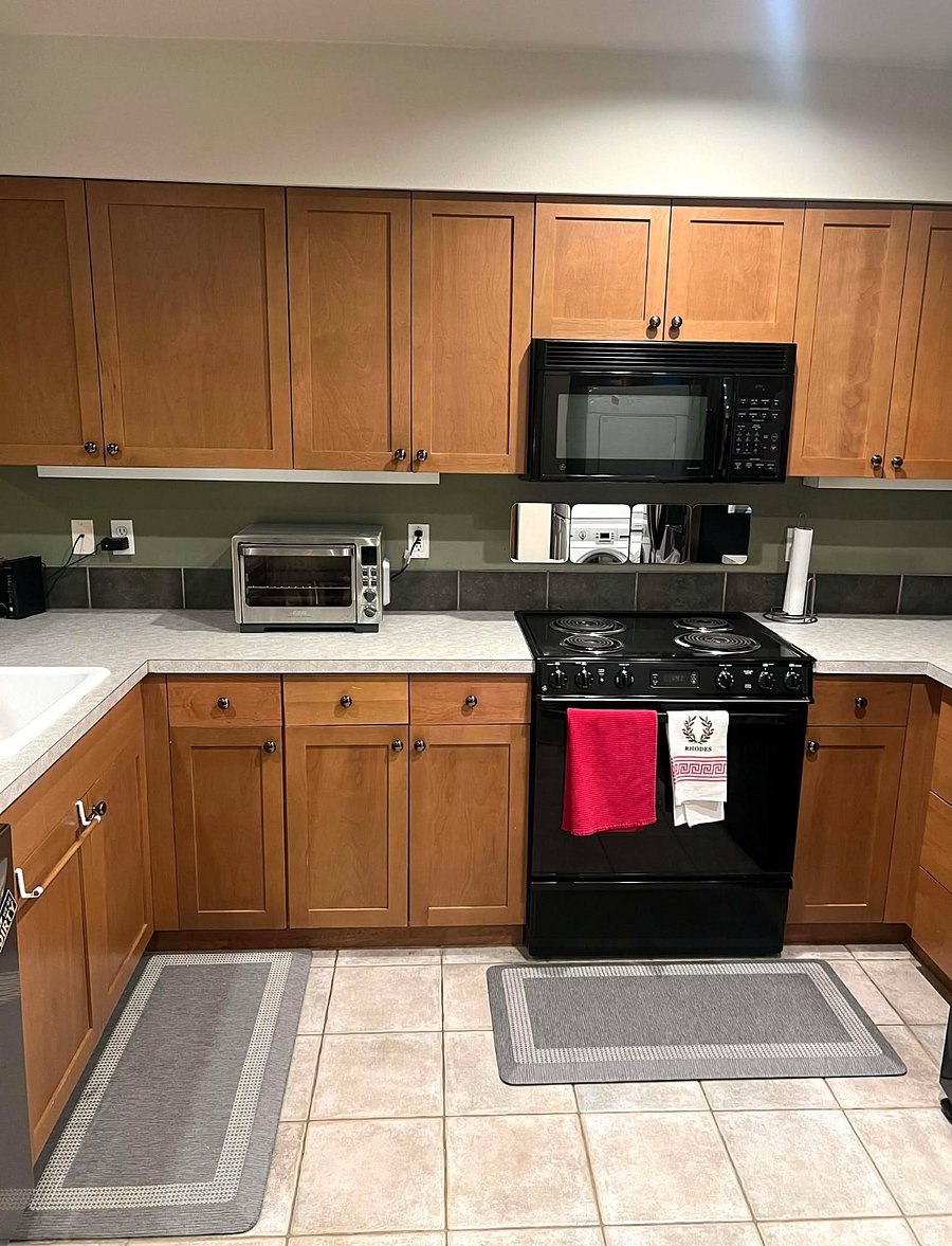 Airfryer oven, Microwave, Full size Oven and Stove Top

