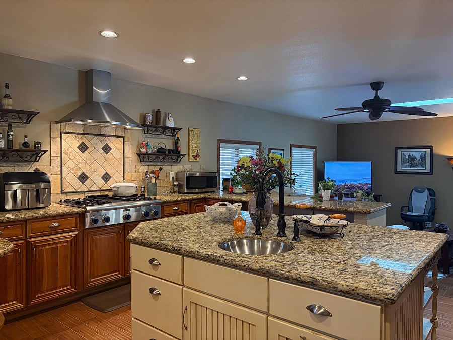 Kitchen cooking area