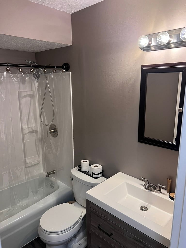 upstairs shared full bath