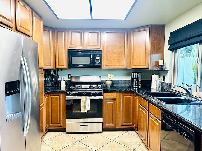 Full Kitchen