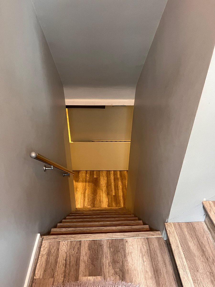 Stairs going into the basement
