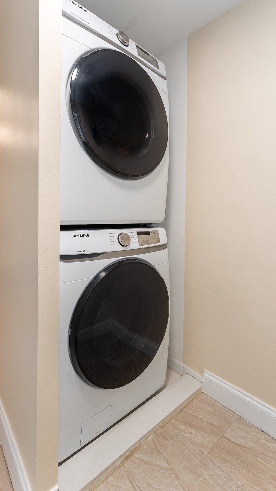 Washer Dryer in Bedroom 1
