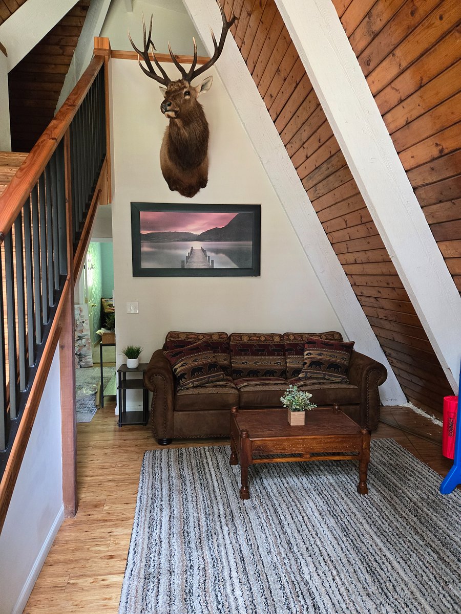 Seond Floor Sitting Room