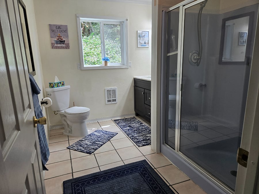 Seond Floor Full Bathroom