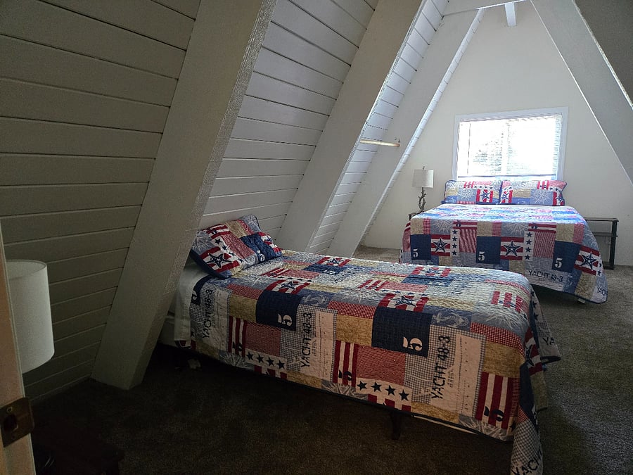 Third Floor Queen and Twin Bed