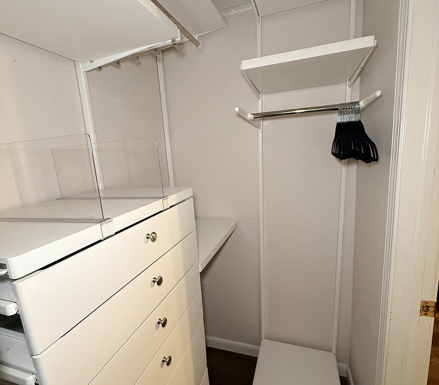 Room #6, Custom Closet