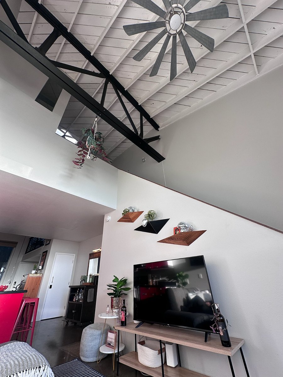 High ceilings and big ass fan in front and back