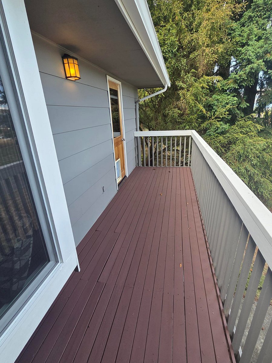 Front deck