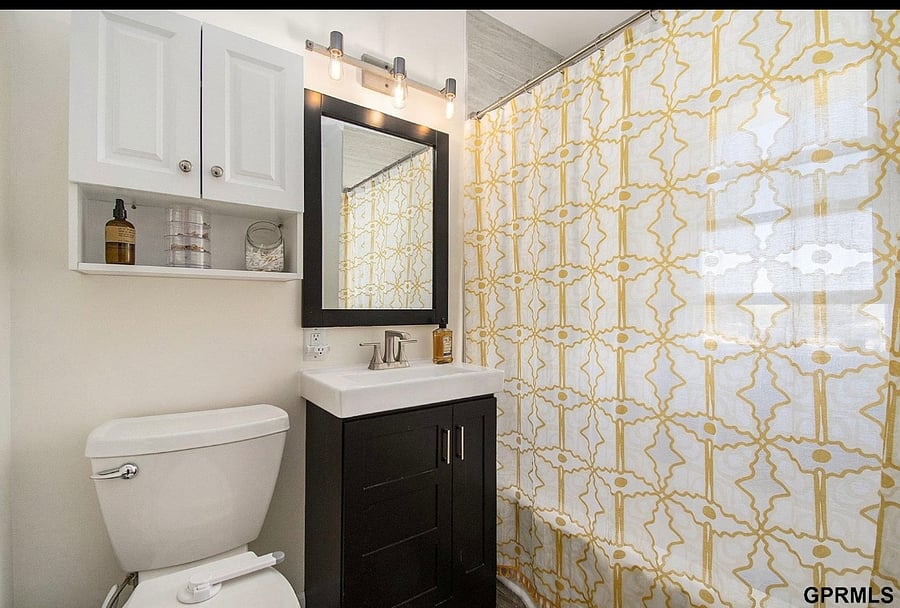 Bathroom with tub