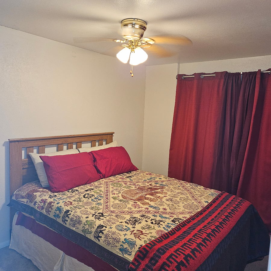 Bedroom2 - Queen size Luxery