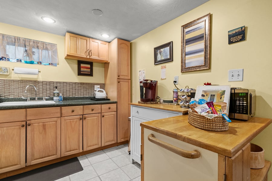 Kitchenette - Keurig coffee maker, microwave, air fryer, electric wok, double electric counter top burner, toaster oven.