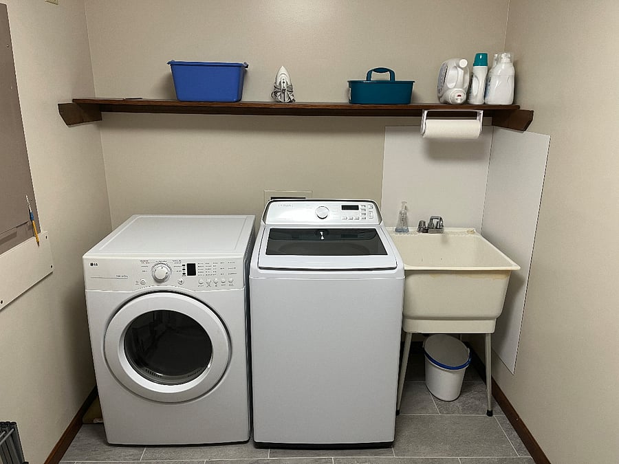 Racoon's washroom (large washer and utility sink)