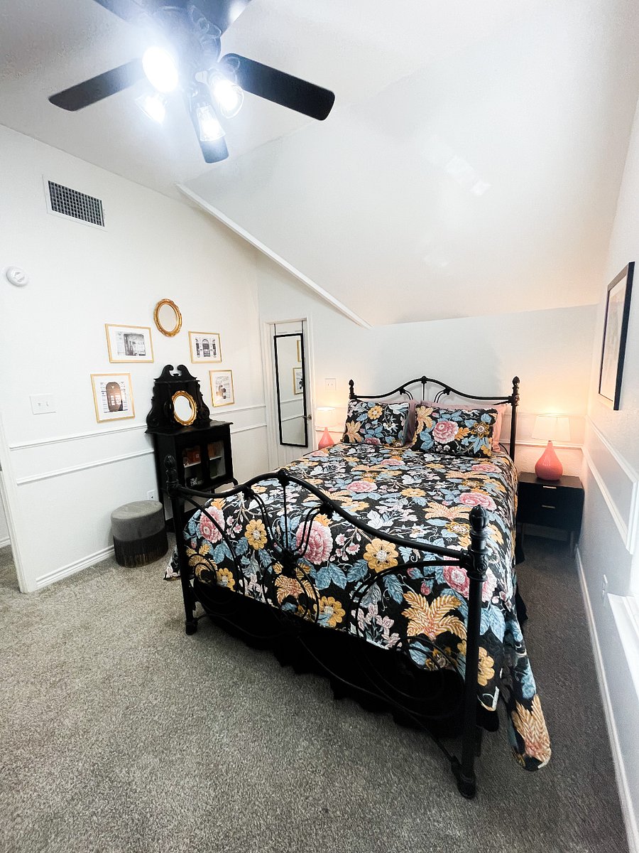 Bedroom 3 - Queen bed