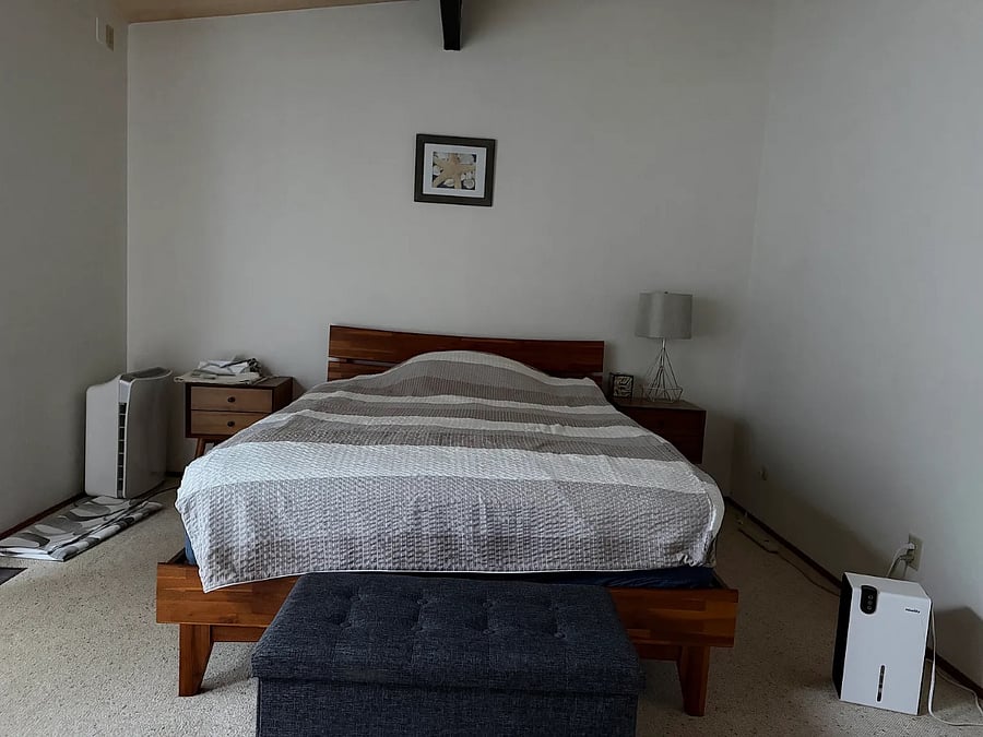Master bed room with king size bed