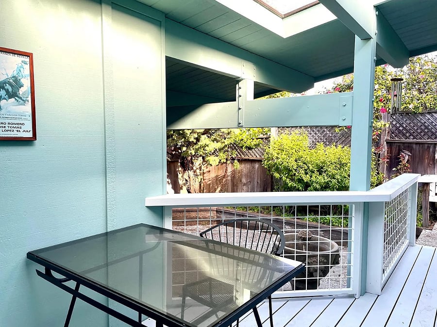 covered back patio are - adjacent to master bed room