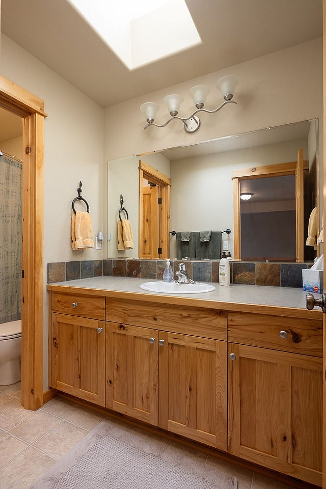 Upstairs bathroom