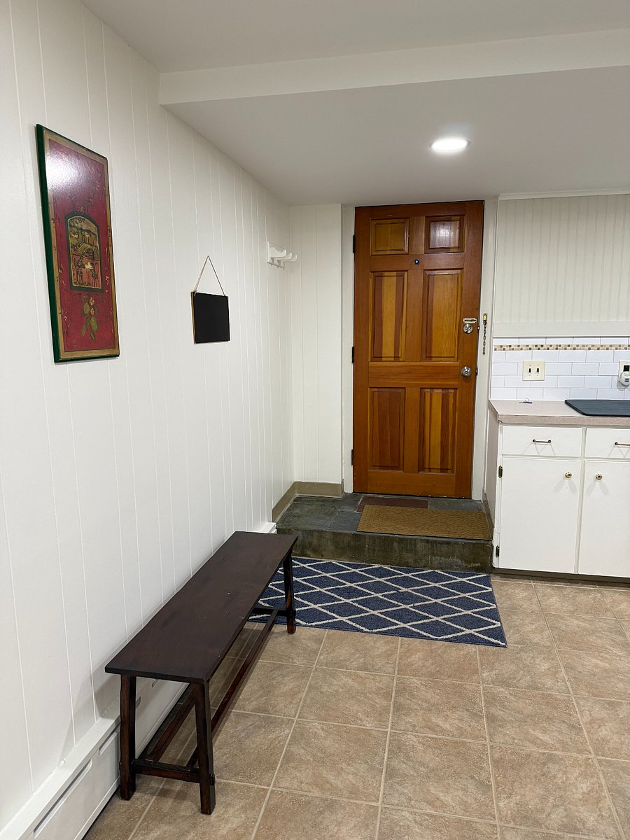 Private entrance into kitchen area. 