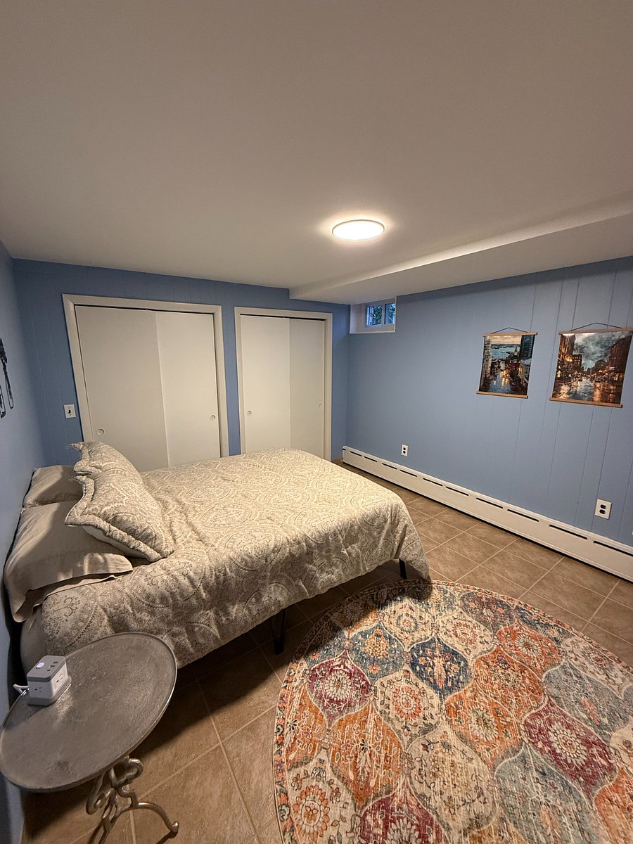 A second queen bedroom with lots of space. 