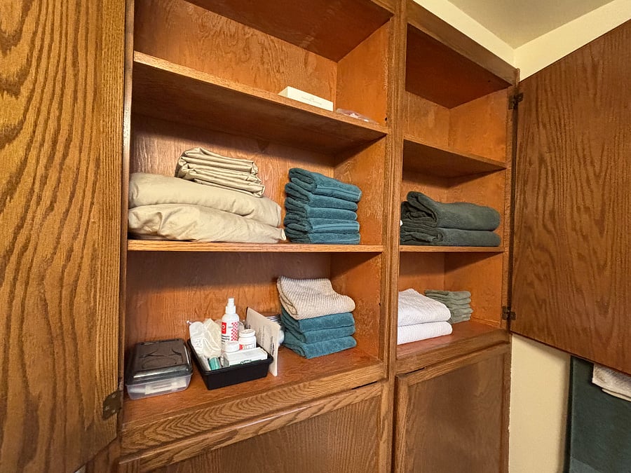 Extra towel storage in master bath