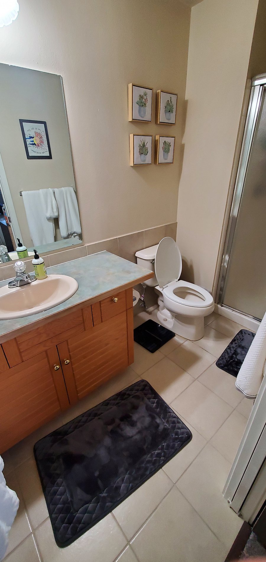 Ensuite master bathroom with full bath.