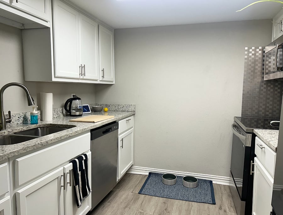 Fully equipped kitchen, with stainless steel cookware at your request.