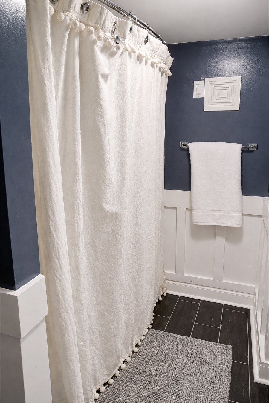 Bottom floor full bath