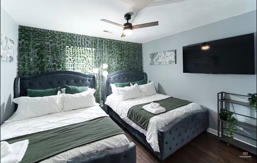 Guest room- 2 Queen Beds