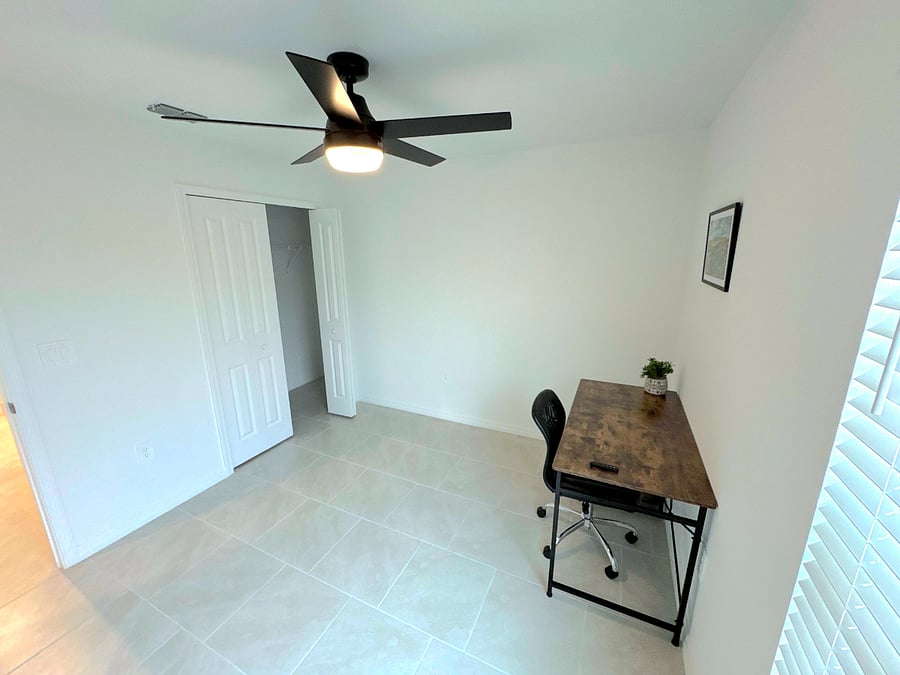4th bedroom/dedicated office space