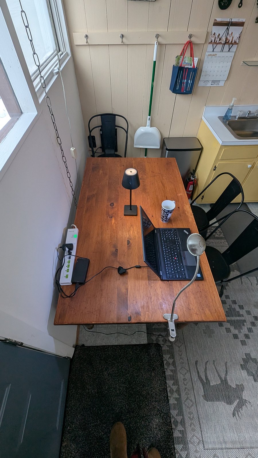 "Aerial" view of optional work station