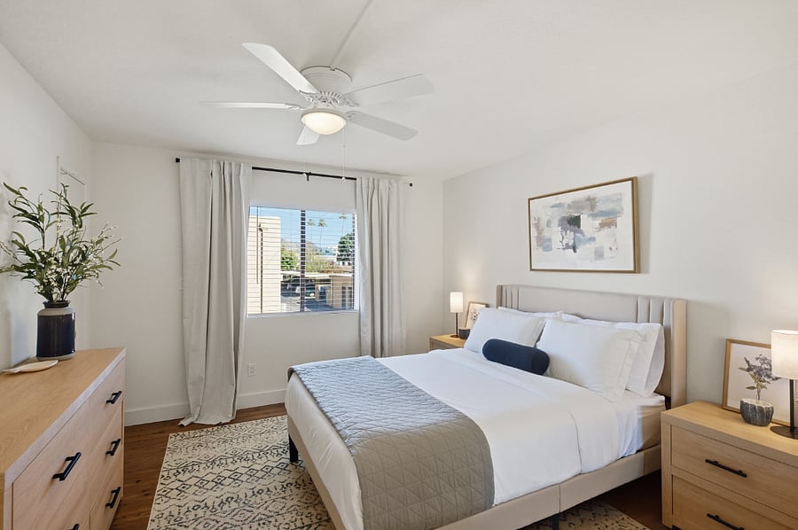 Second bedroom with queen bed