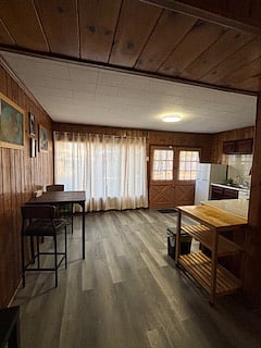 Dining area - High top table and chairs