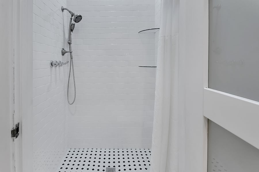 Full size shower
