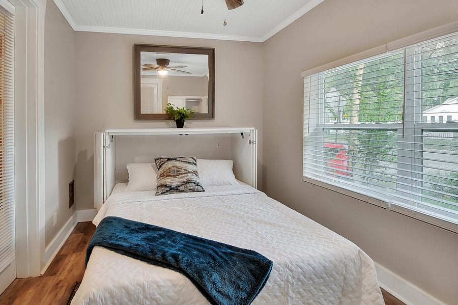 Ancillary bedroom with murphy bed