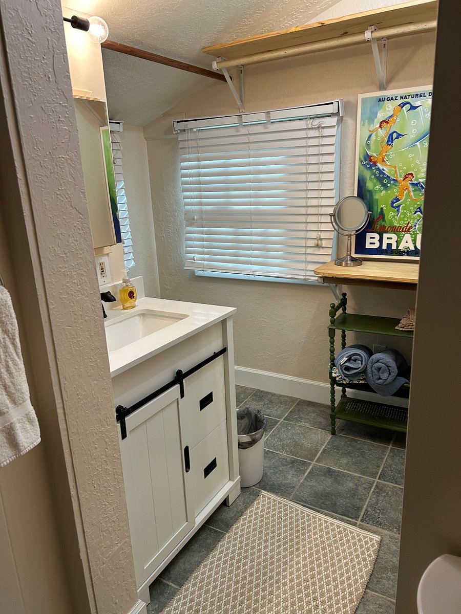 King bathroom