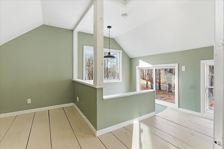 unfurnished bonus room