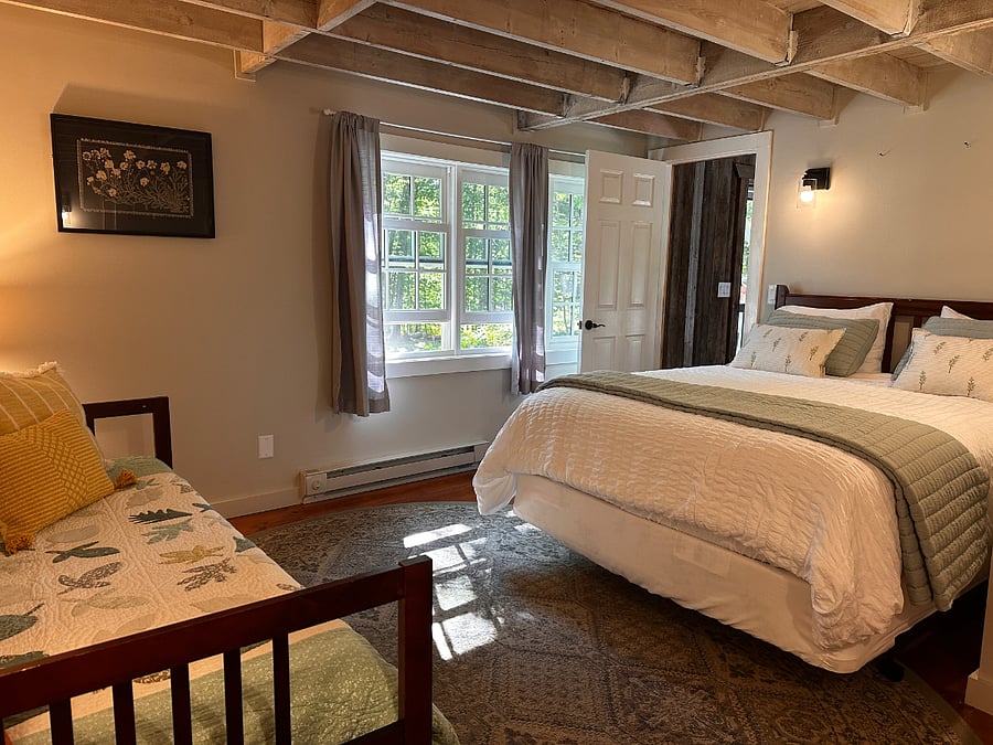 Queen bed + daybed/twin