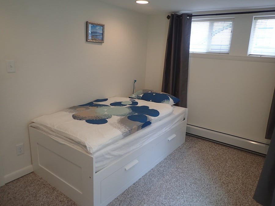 2nd bedroom with single bed that can be turned into a king bed (bed as single)