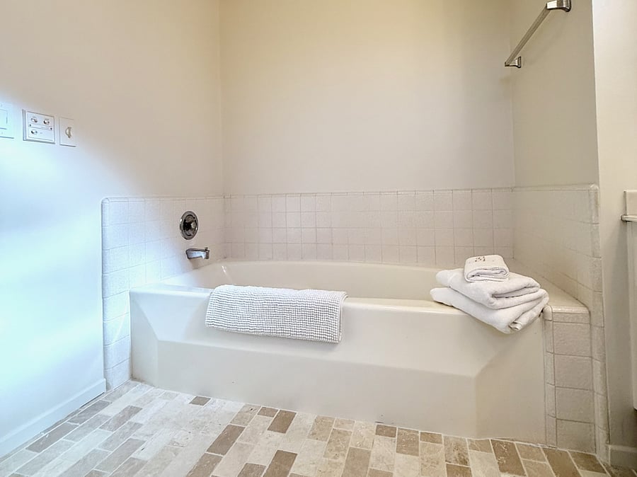 Large jetted bathtub