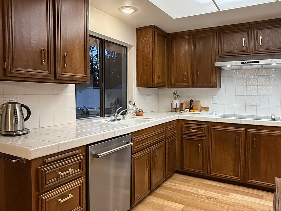 Newer Kitchenaid dishwasher.
