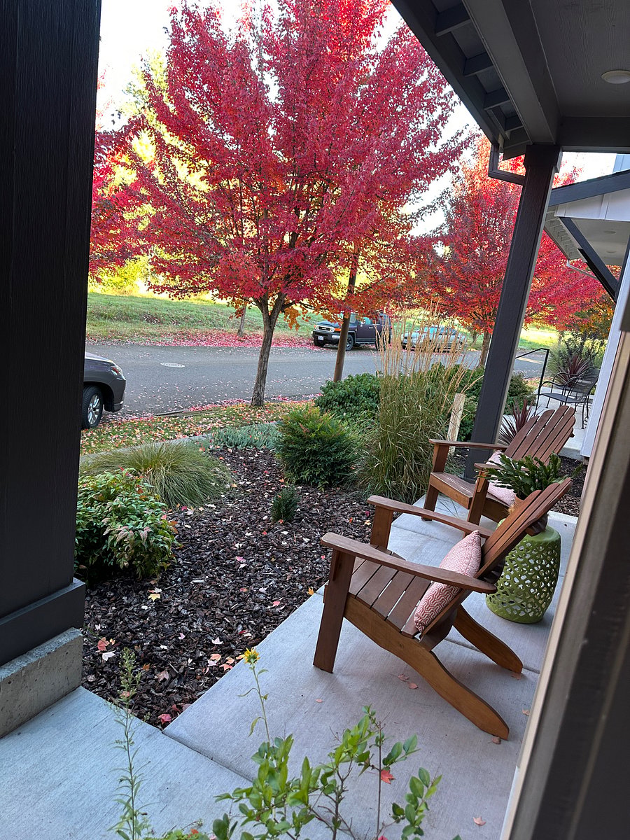 Front porch w/beautiful green space view