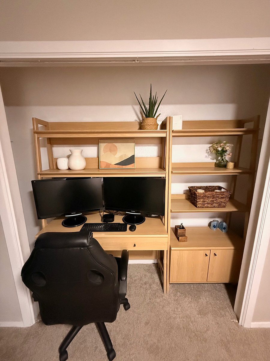 Work station.Qu