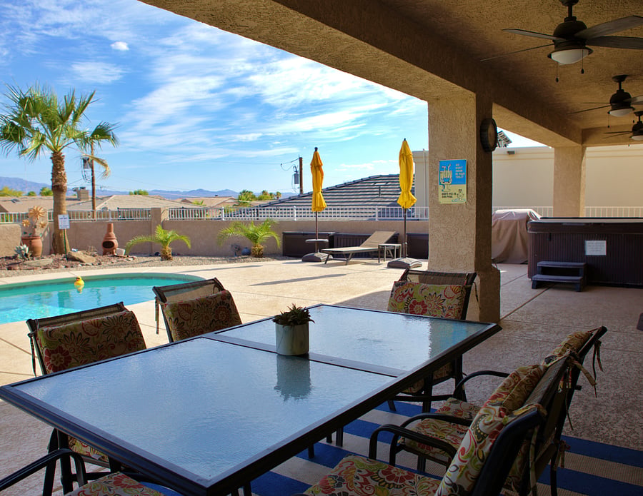 Private Patio l Outdoor dining